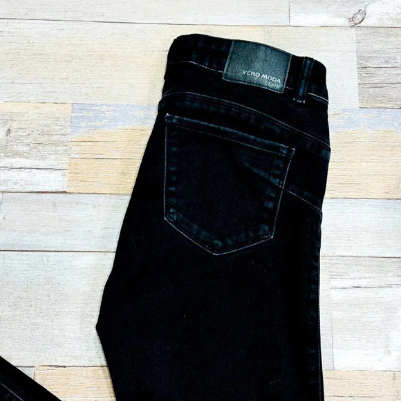 VERO MODA Black  skinny leg jeans - Picture 5 of 10